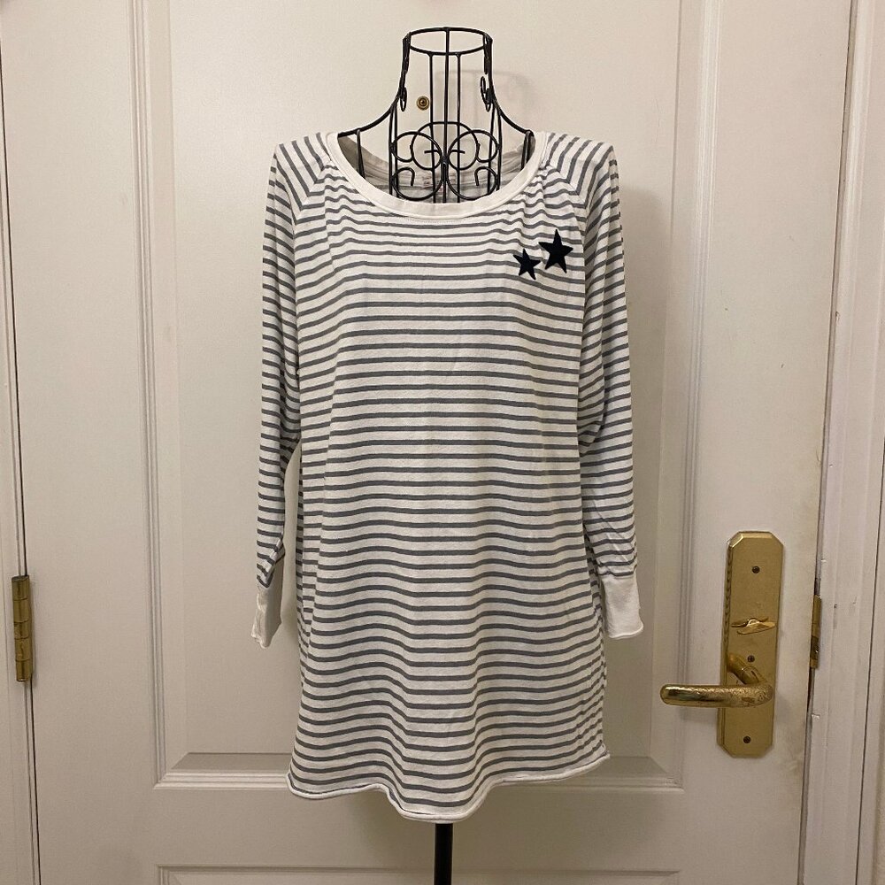 Gap Women Gray and White Stripe 3/4 Sleeves T-Shirt 100% Pima Cotton Size Medium